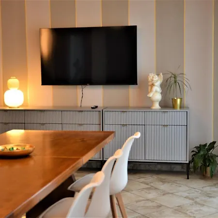 Holiday home Chrisiola *