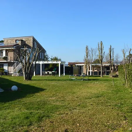 Holiday home Chrisiola *