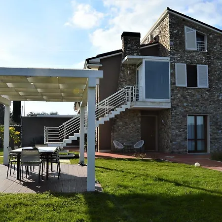 Holiday home Chrisiola *