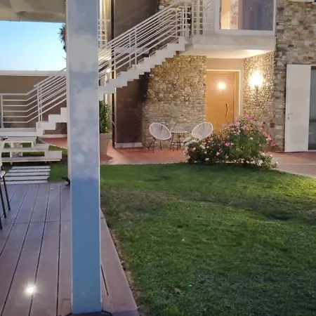 Chrisiola Holiday home *